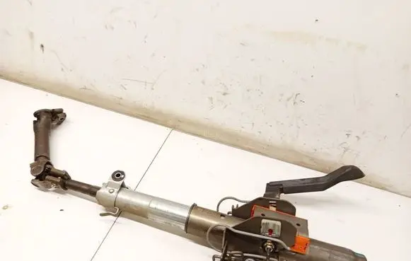 Opel Astra H Steering wheel axle 13182345