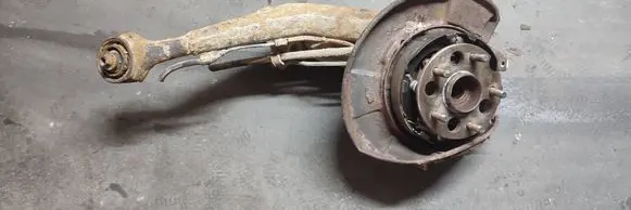 Toyota RAV 4 (XA20) Rear wheel hub