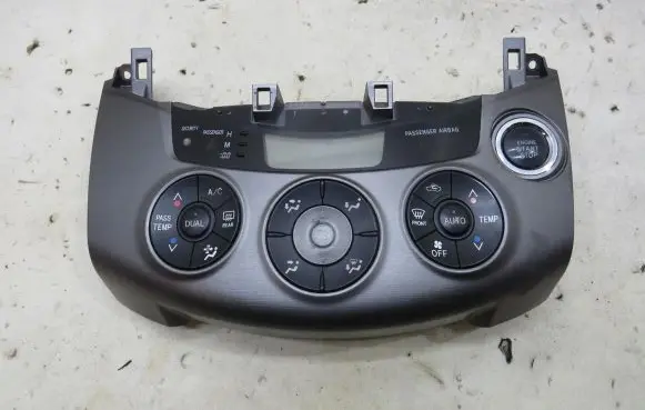 Toyota RAV 4 (XA30) Climate control unit 55900-42381