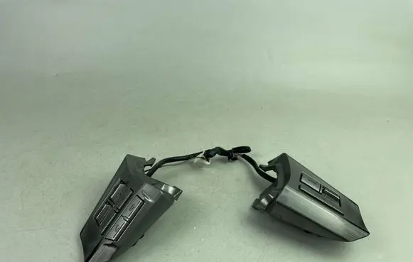 Subaru Outback Steering wheel buttons/switches