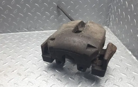 BMW 5 E39 Front brake caliper 6022296