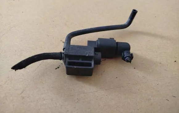 Volkswagen Golf V Turbo solenoid valve 037906283C 04T183 72288000