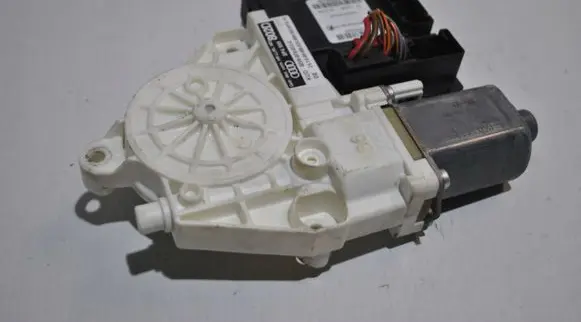 Audi A3 S3 8P Rear door window regulator motor 8P4959802D