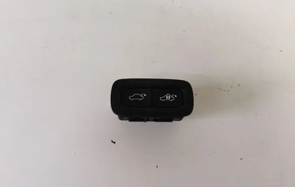 Volvo XC60 Tailgate/boot open switch button 31674801