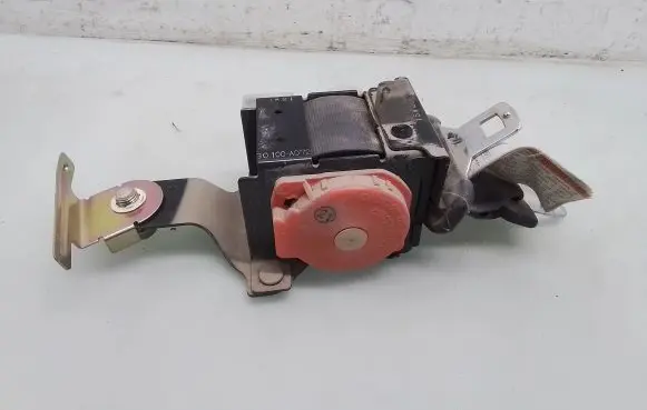 Subaru Forester SG Middle seatbelt (rear) 