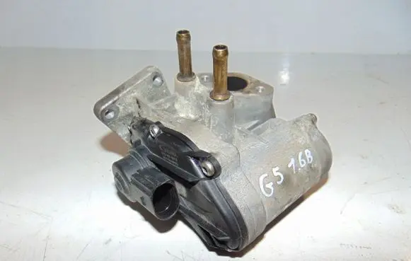 Volkswagen Golf V EGR valve cooler V10630012