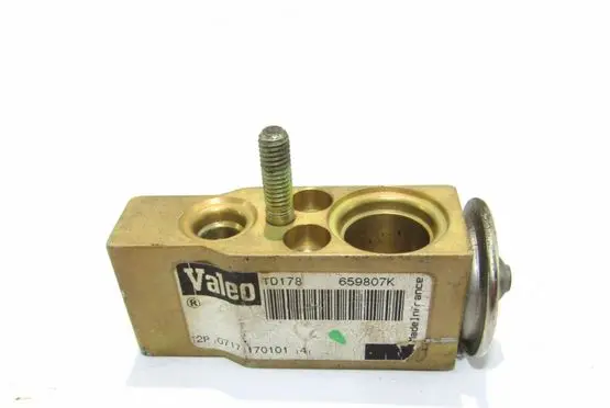 Mercedes-Benz Vito Viano W638 Air conditioning (A/C) expansion valve 2028300184