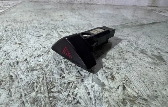 Volvo S60 Hazard light switch 9441045 01W323