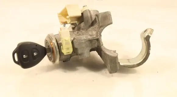 Toyota Corolla Verso E121 Ignition lock 898730F010