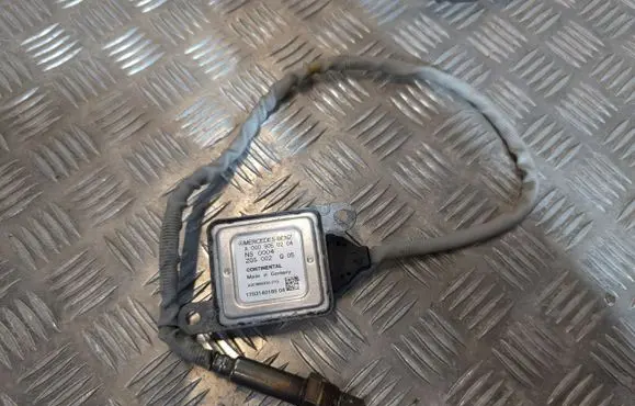 Mercedes-Benz E W213 Lambda probe sensor A0009050204