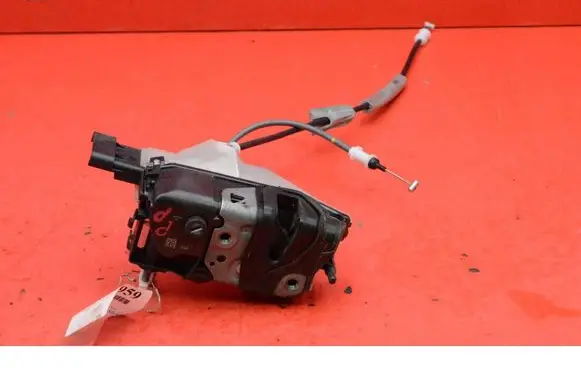 Audi 100 200 5000 C3 Front door lock PSA123980