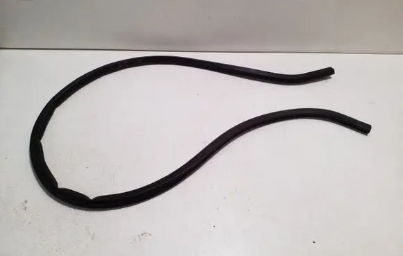 Volvo XC60 Engine compartment rubber 