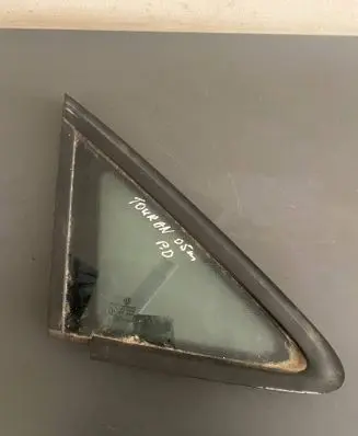 Volkswagen Touran I Front triangle window/glass DOT24M68AS2 E000255 43R00048