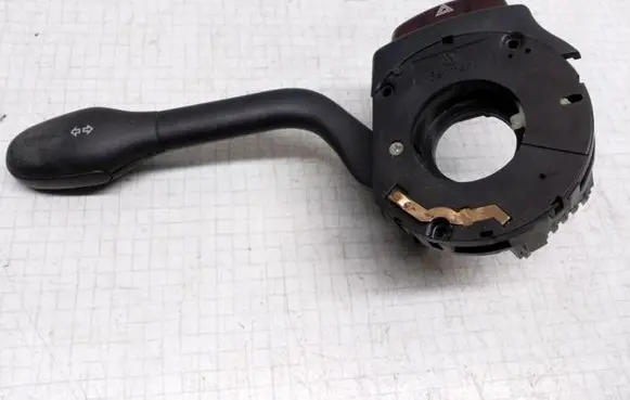 Volkswagen Golf III Indicator stalk DOTSAEQB91 DOTSAEQC88S97