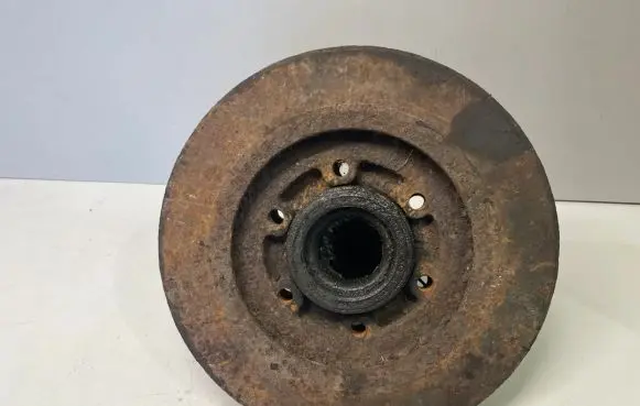 Front wheel hub spindle knuckle