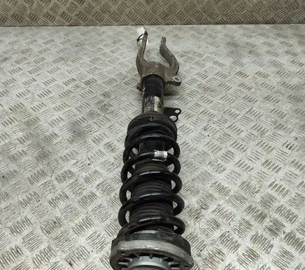 BMW 5 G30 G31 Front shock absorber/damper 6866614
