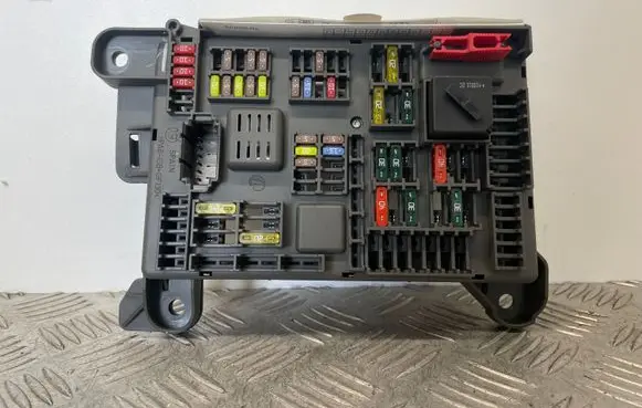 BMW X5 E70 Fuse module 6931687