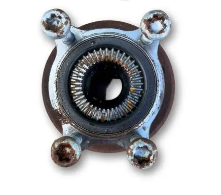 BMW M5 F90 Rear wheel hub 31208098973 31207857060 7857060