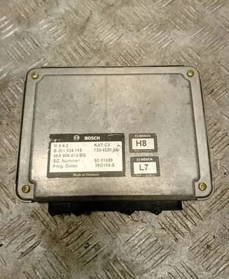 Volkswagen Jetta VI Wing mirror control module 06A906018BG