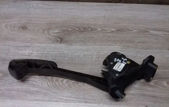 Volvo S80 Accelerator throttle pedal 30636004