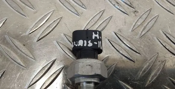 Air conditioning (A/C) pressure sensor