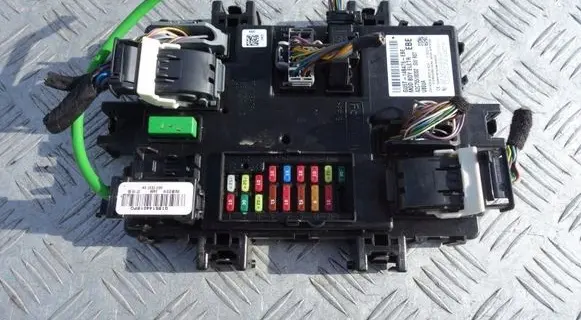 Ford Ka Fuse module GU5T14B476EBE1