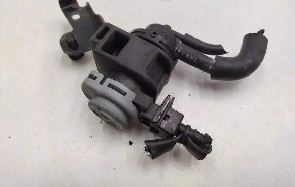 Nissan X-Trail T31 Vacuum valve 