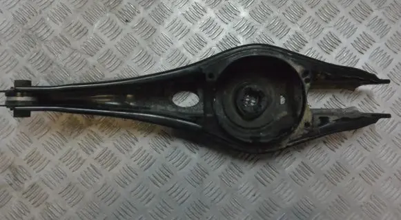 Volkswagen PASSAT B8 Rear upper control arm/wishbone 5Q0505523A