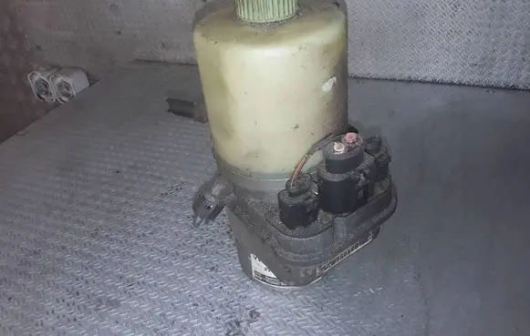 Skoda Roomster (5J) Power steering pump 6R0423156C