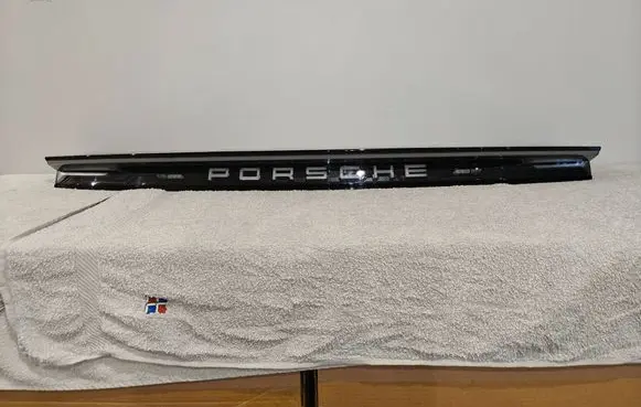 Porsche Taycan 9J1 Tailgate rear/tail lights 9J0945082P 9J194535 00006501