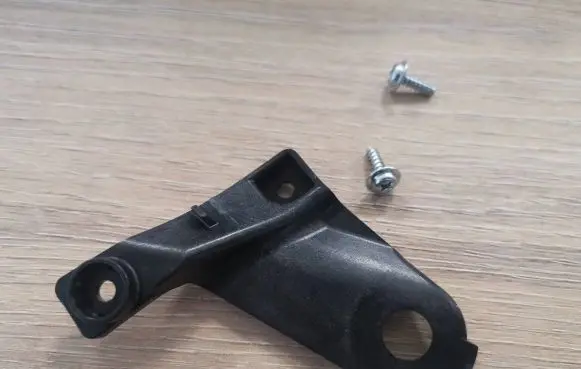 Headlight/headlamp mounting bracket