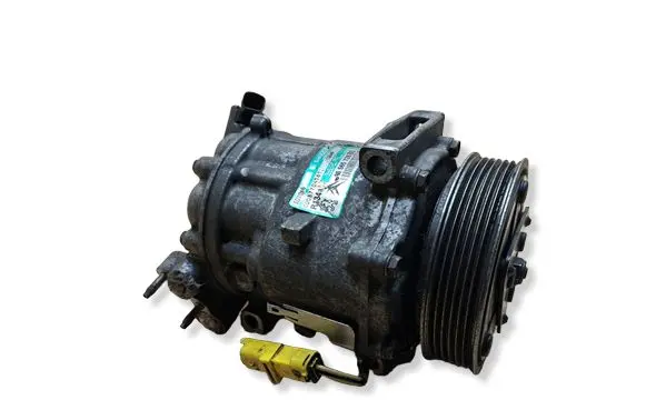 Peugeot 407 Air conditioning (A/C) compressor (pump) 9656572680