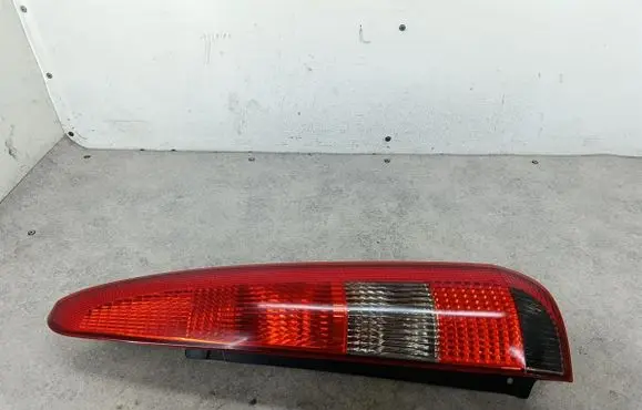 Ford Fusion Rear/tail lights 2S6113N004AD