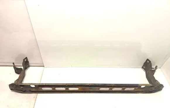 Volvo V60 Radiator mount bracket 31368100