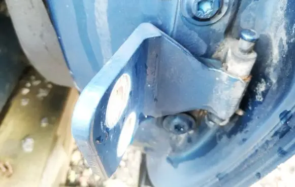 Renault Laguna I Rear door lower hinge