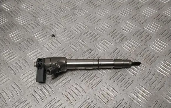 Skoda Octavia Mk4 Fuel injector 04L130277AE