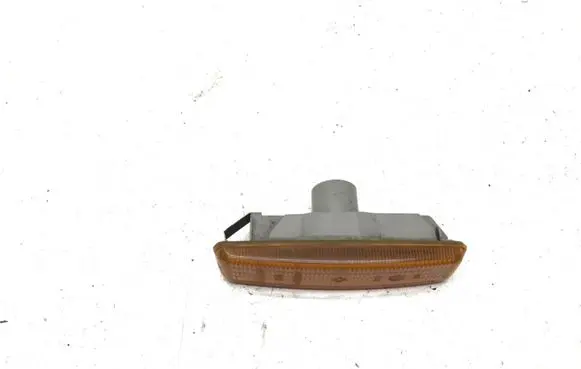 BMW 5 E39 Front fender indicator light 8360589