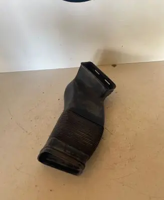 Audi A6 S6 C5 4B Air intake duct part 8D0129617E