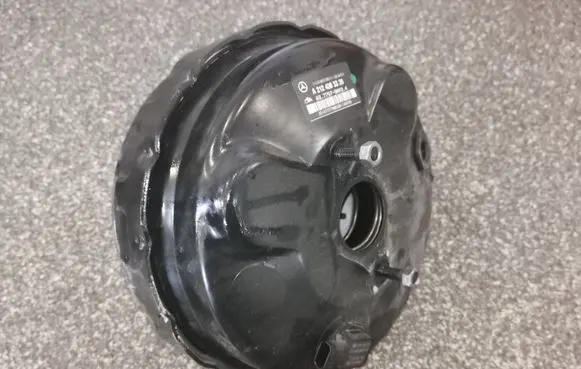 Mercedes-Benz E W212 Brake booster A2124303330