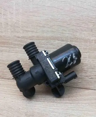 BMW 5 E60 E61 Coolant heater control valve 6920226 1147412174