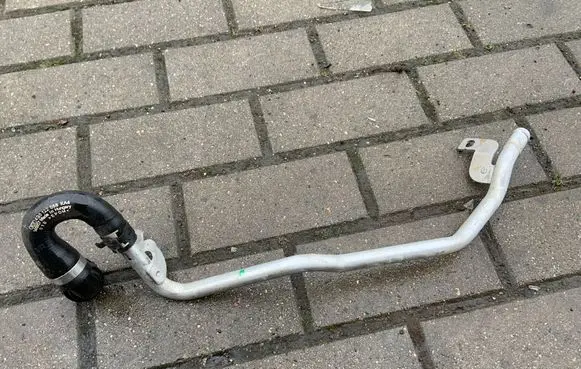 Audi A6 S6 C7 4G Engine coolant pipe/hose 4G0121481AP 4G0122056