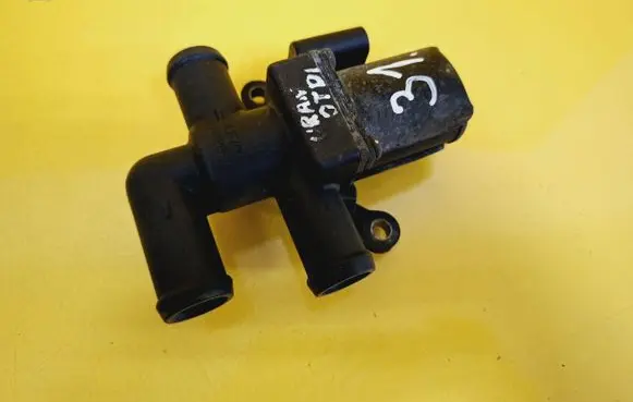 Volkswagen Touareg I Coolant heater control valve 1T0820036C
