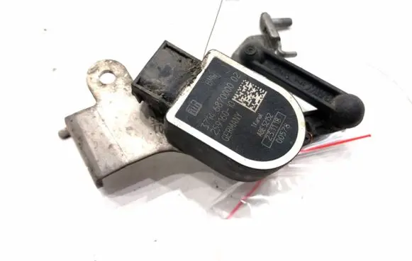 Headlight/headlamp level sensor