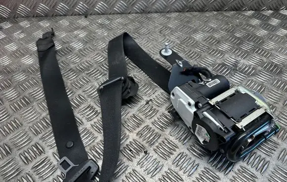 Mercedes-Benz E W212 Front seatbelt 620048100 010R0000 BAMPT11273