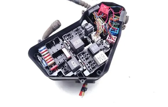 Volkswagen Touareg I Fuse module 7L0937576B