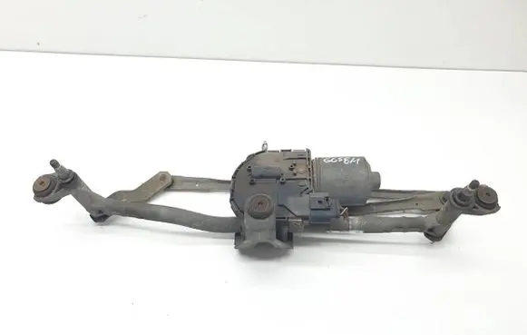Volkswagen Touran I Front wiper linkage and motor
