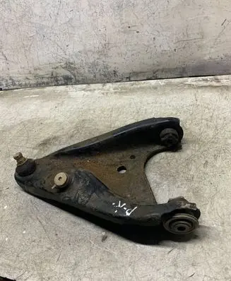 Dacia Sandero II Front lower control arm/wishbone