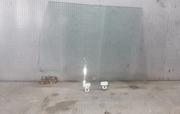 Nissan X-Trail T30 Rear door window glass
