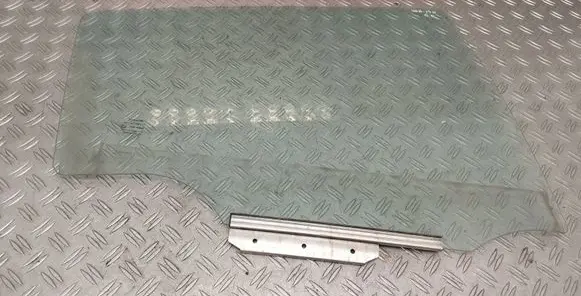 Toyota Yaris Rear door window glass 