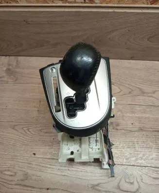 Mitsubishi Outlander Gear shifter/selector 2400A325 110126
